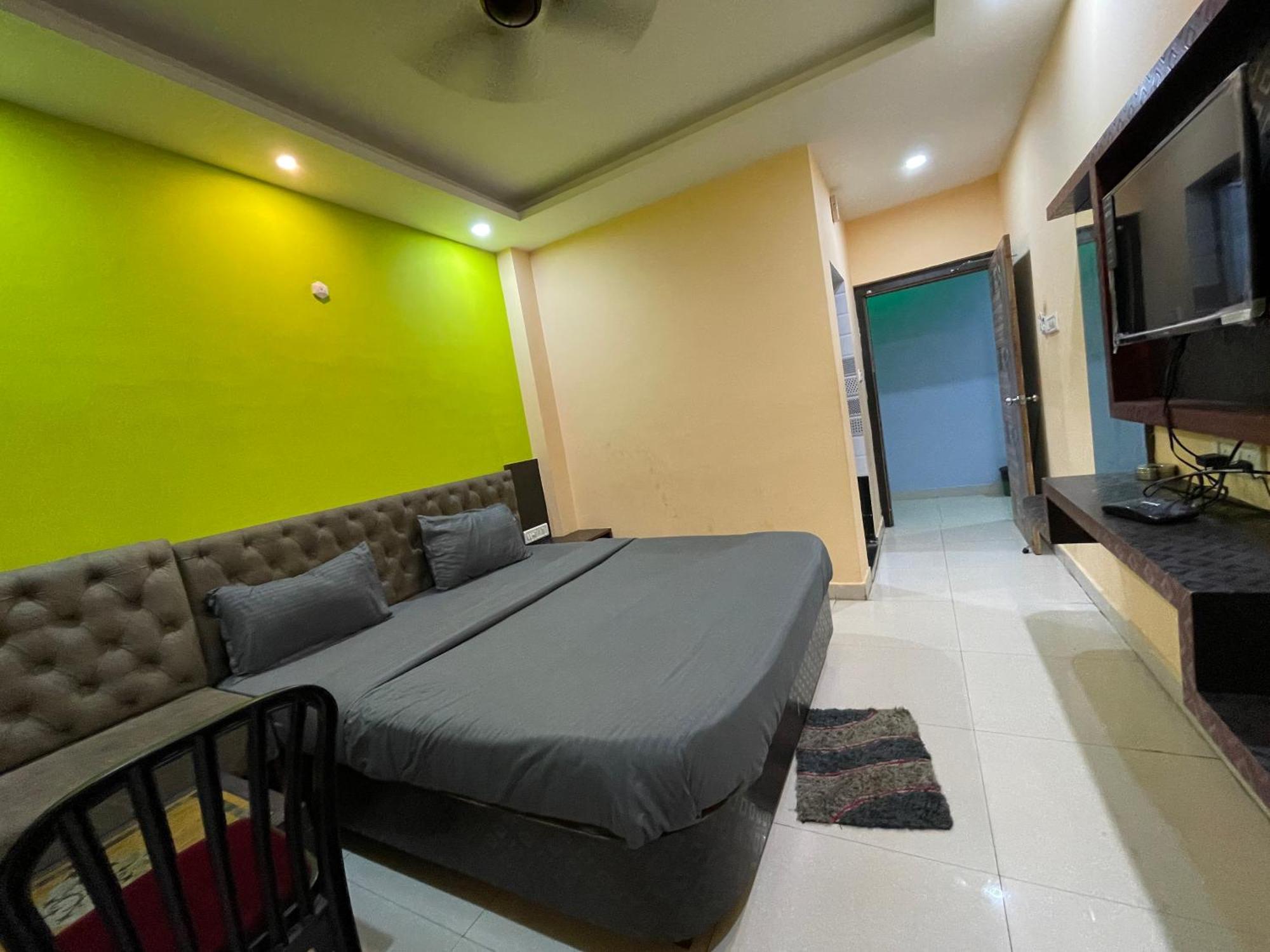 Hotel Seven Inn By Seven Group Puri Buitenkant foto