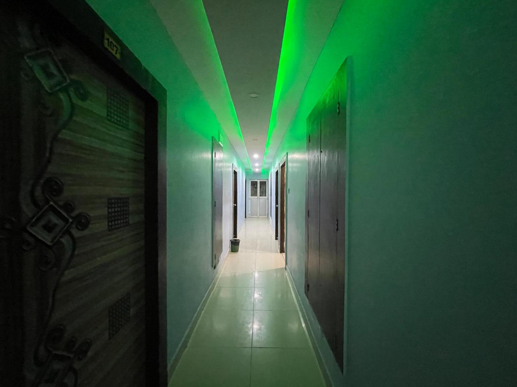 Hotel Seven Inn By Seven Group Puri Buitenkant foto
