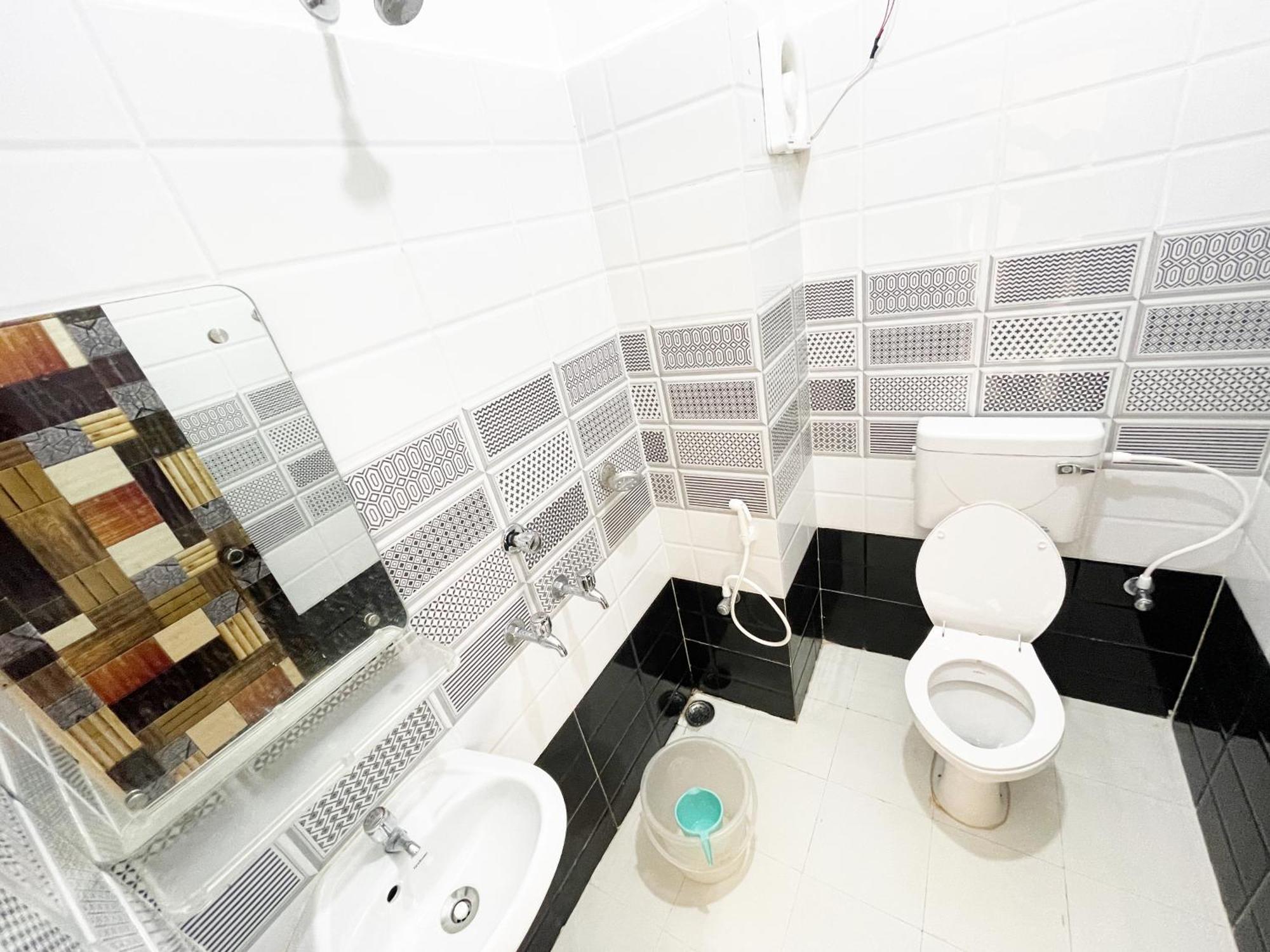 Hotel Seven Inn By Seven Group Puri Buitenkant foto