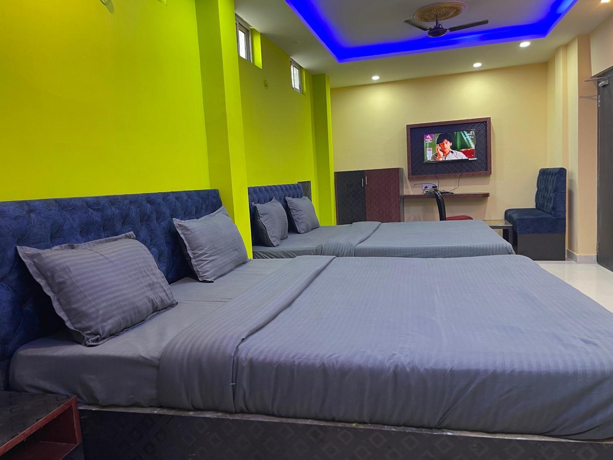 Hotel Seven Inn By Seven Group Puri Buitenkant foto