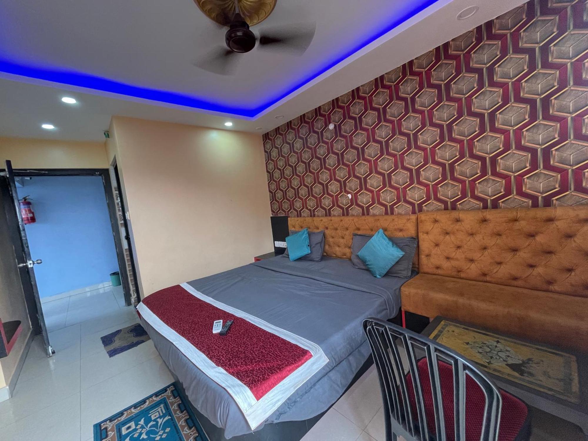 Hotel Seven Inn By Seven Group Puri Buitenkant foto