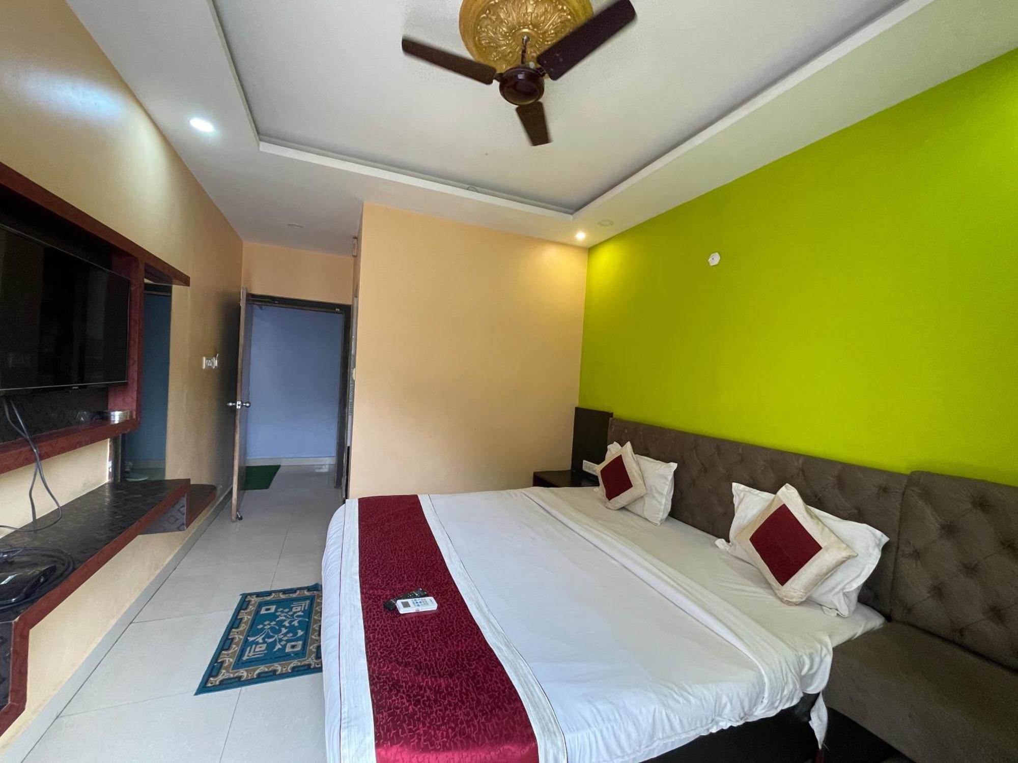 Hotel Seven Inn By Seven Group Puri Buitenkant foto