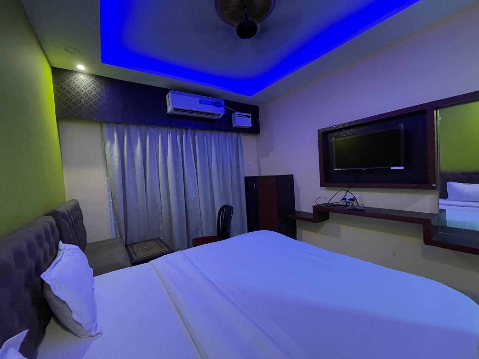 Hotel Seven Inn By Seven Group Puri Buitenkant foto